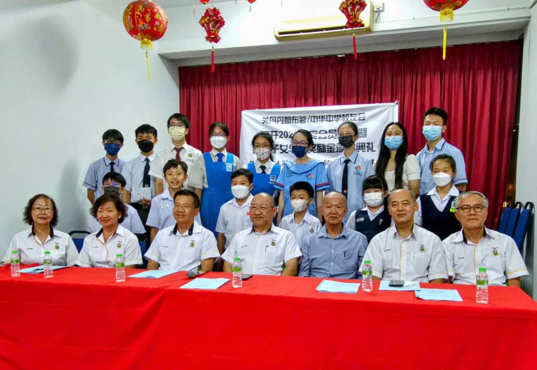 2 委员会成员与得奖学生